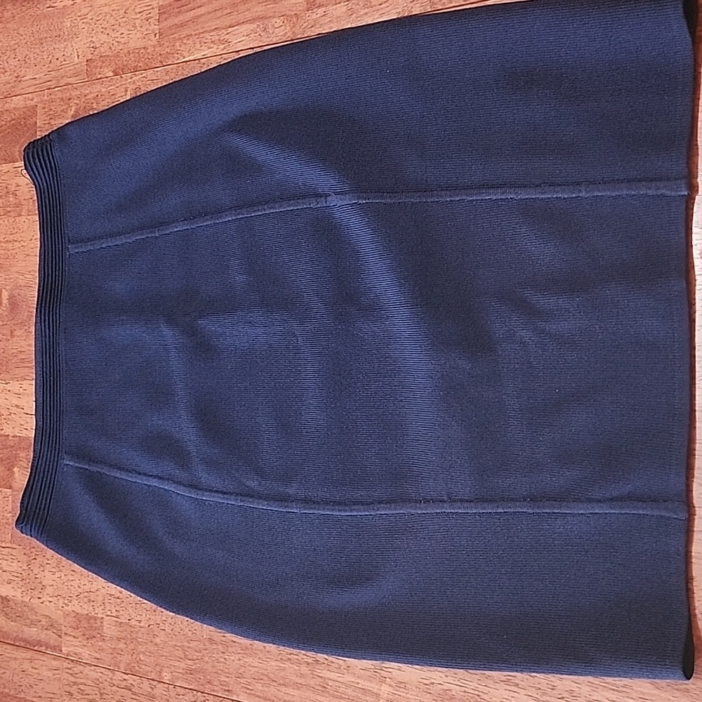 Reiss Stretch contour pencil skirt